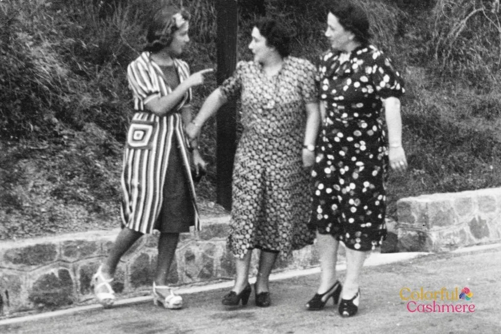 women dresses in 1930s